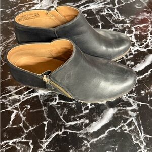 Vionic Leather Ankle Booties sz 8 women's black